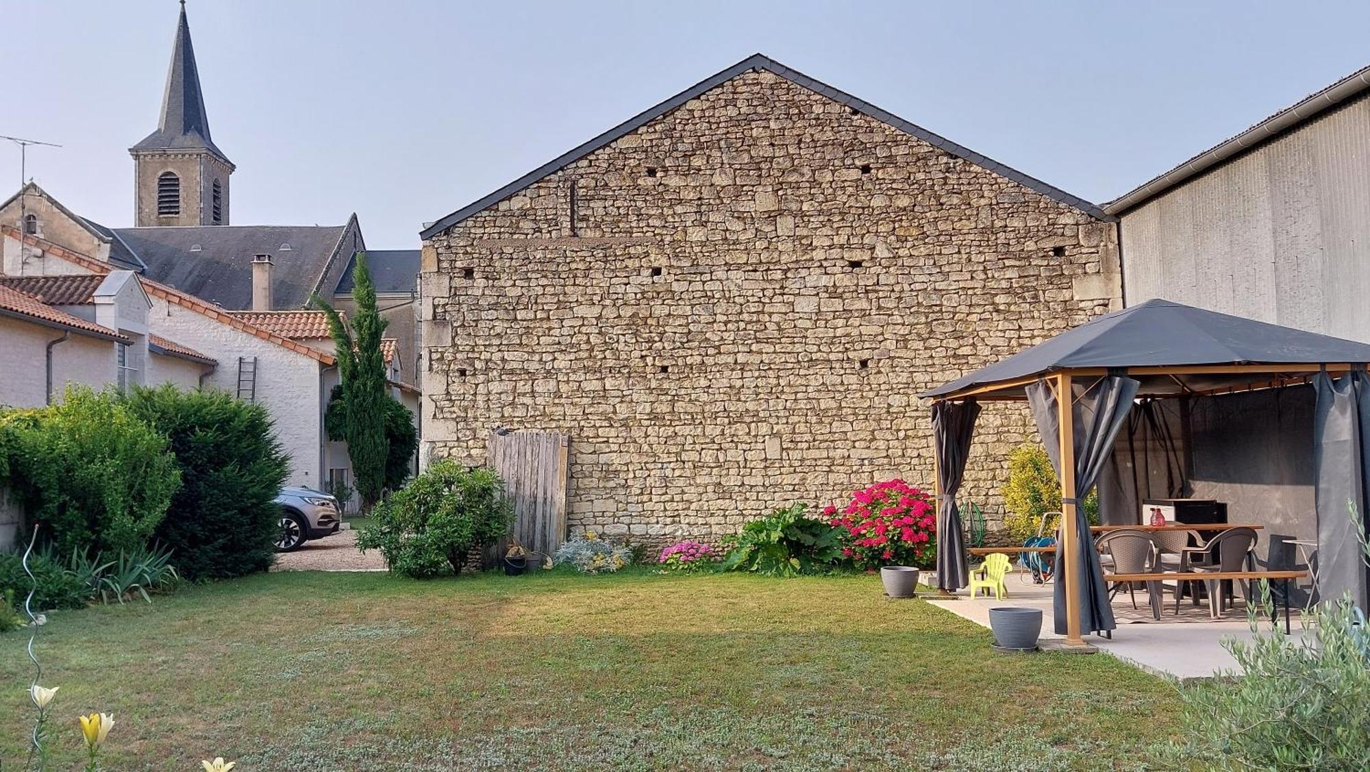 Gite Amanala Poitou Saint-Genest-d'Ambiere Eksteriør billede